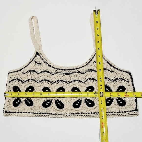 SHEIN Floral Crochet Crop Halter Top (4 / S) - Picture 8 of 8